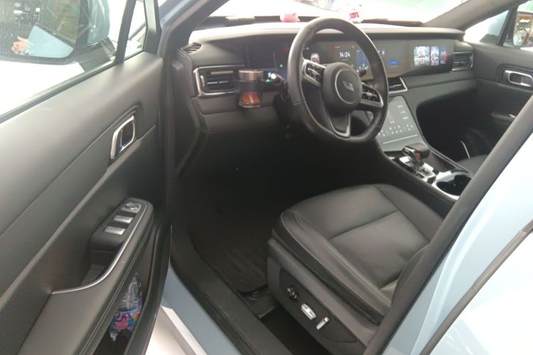 理想汽车 理想ONE 2021款 增程6座版中控内饰20