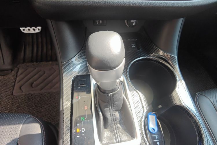 丰田 汉兰达 2015款 2.0T 四驱豪华版 7座中控内饰18