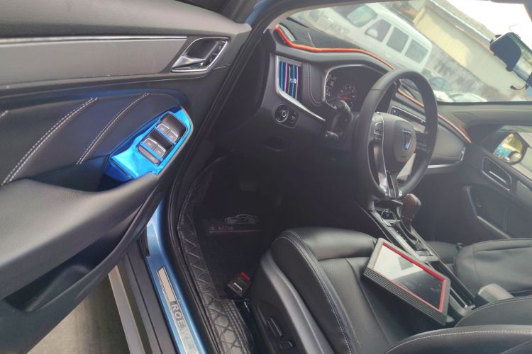 荣威RX5 2019款 20T 两驱自动Ali智联网铂金版中控内饰20