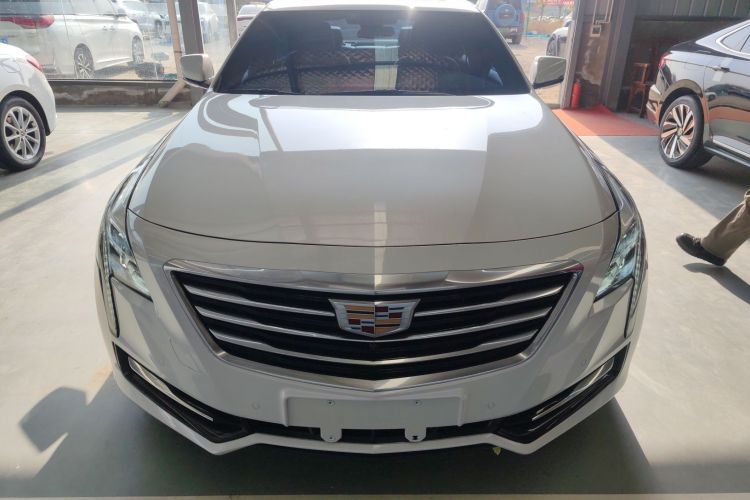 凯迪拉克CT6 2017款 28T 精英型车身外观2