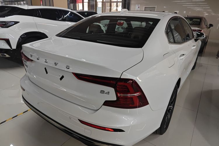 沃尔沃S60 2026款 B4 智逸豪华版车身外观7