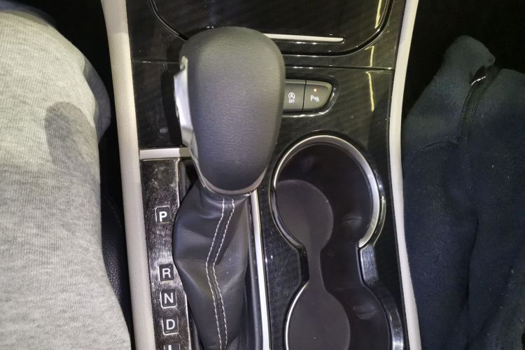 别克 威朗 2020款 15T 自动进取型中控内饰18