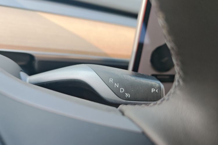 特斯拉 Model Y 2021款 标准续航后驱版局部细节18