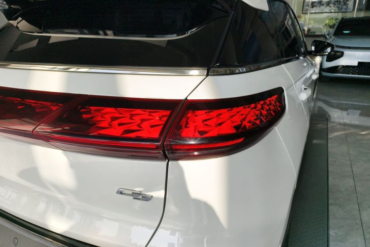 小鹏G3 2020款 520 尊享版车身外观9