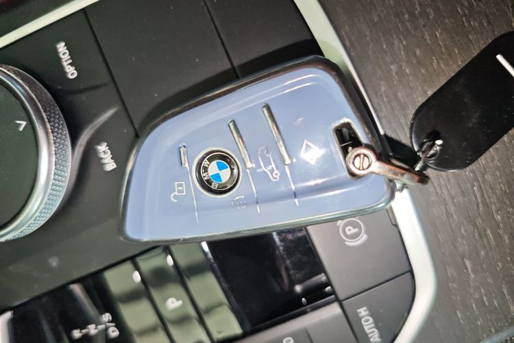 宝马3系 2024款 325i M运动套装中控内饰7001