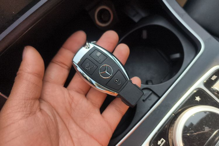 奔驰C级 2015款 C 260 L 运动型中控内饰7001