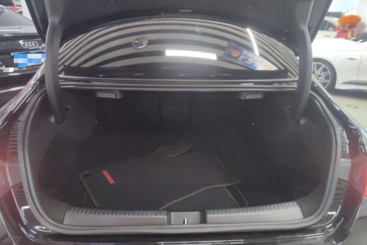 奔驰CLA AMG 2022款 AMG CLA 45 S 4MATIC+  55周年纪念版机舱底盘23