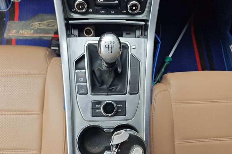 野马汽车 野马T80 2017款 1.5T 手动炫动版中控内饰18