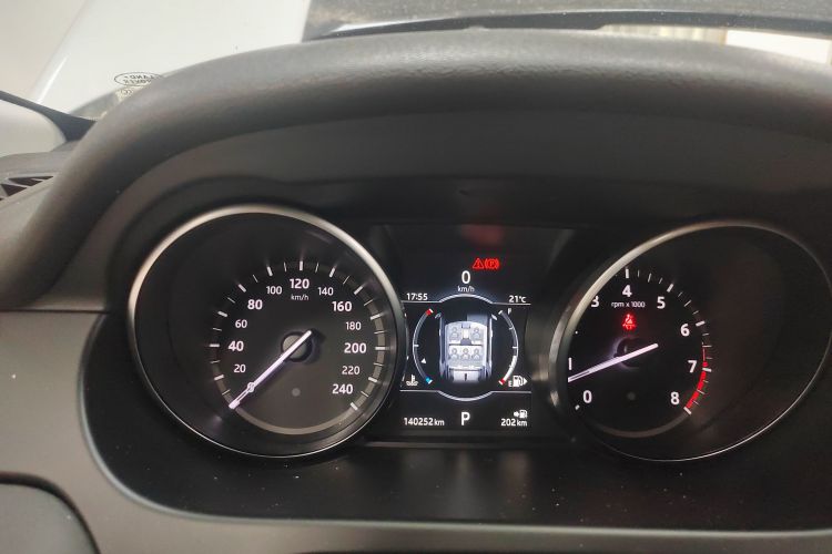 路虎 发现神行 2017款 2.0T PURE中控内饰14