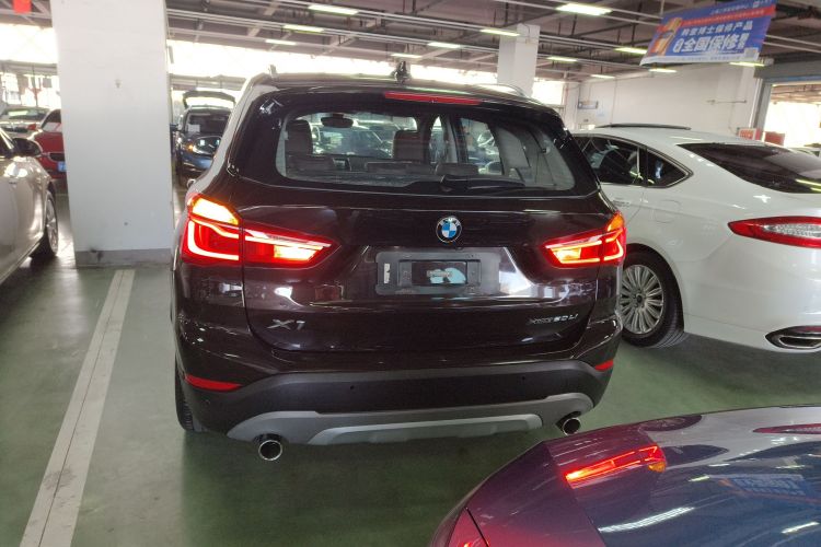 宝马X1 2018款 xDrive20Li 尊享型车身外观6