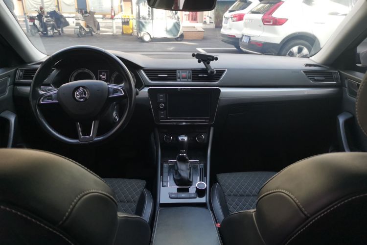 斯柯达 速派 2018款 TSI330 DSG舒适版 国V中控内饰12