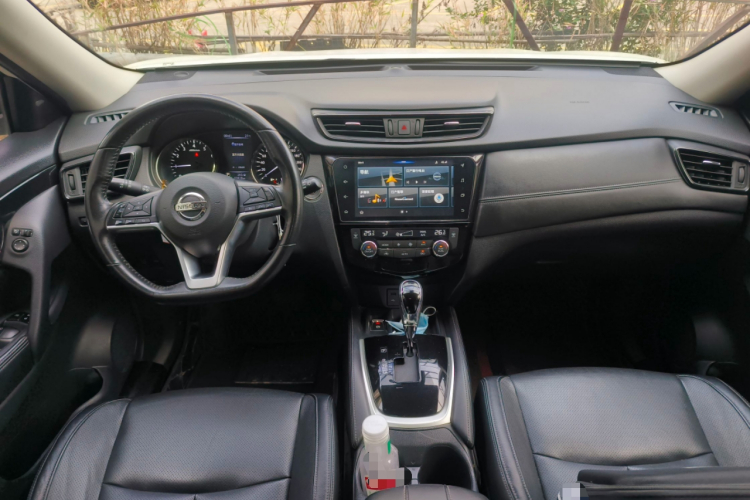 日产 奇骏 2019款 2.0L CVT智联七座舒适版 2WD中控内饰12