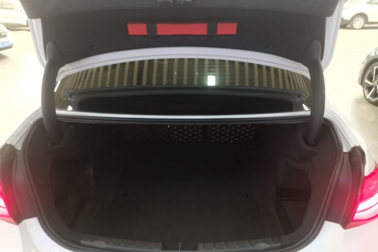 宝马3系 2017款 320Li xDrive 时尚型机舱底盘23