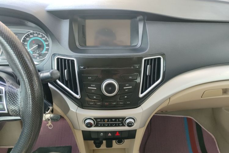 长城C30 2015款 1.5L AMT舒适型中控内饰16