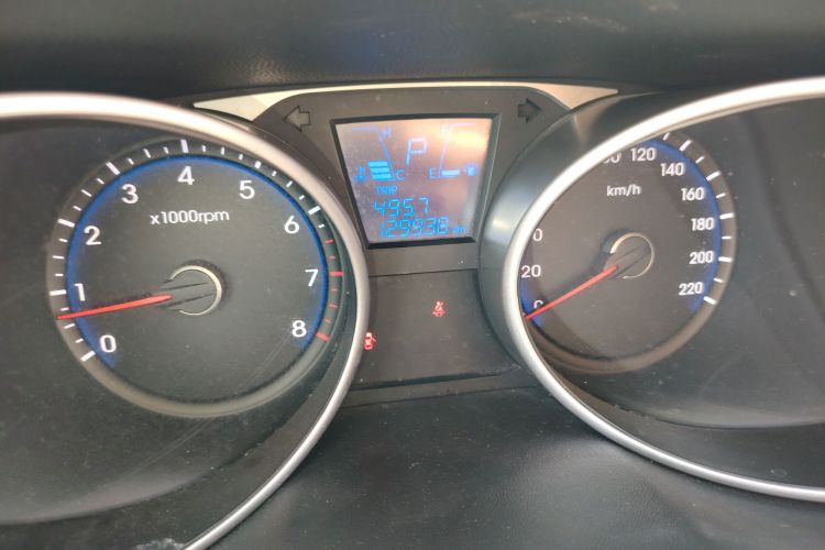 北京现代ix35 2015款 2.0L 自动两驱智能型 国IV中控内饰14