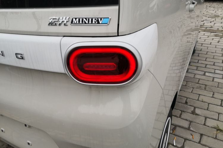 五菱汽车 宏光MINIEV 2024款 第三代 215km 青春版车身外观9