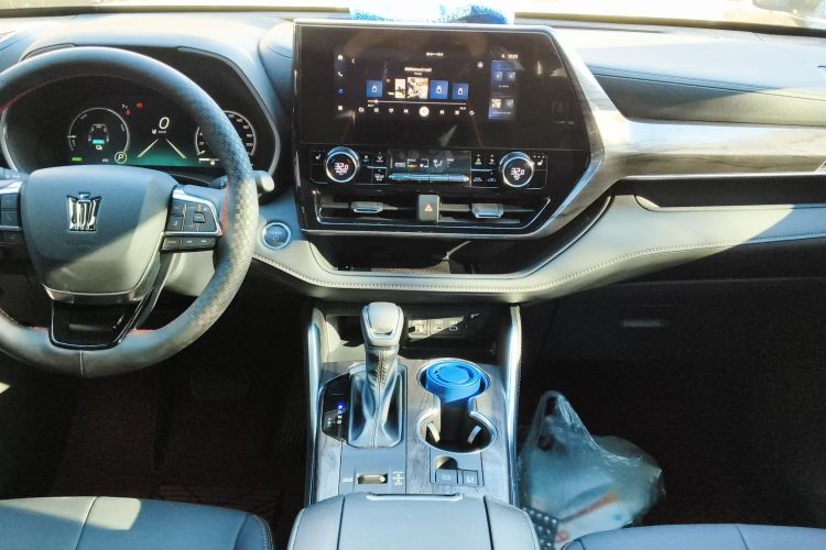 丰田 皇冠陆放 2024款 2.5L HEV四驱豪华版中控内饰16