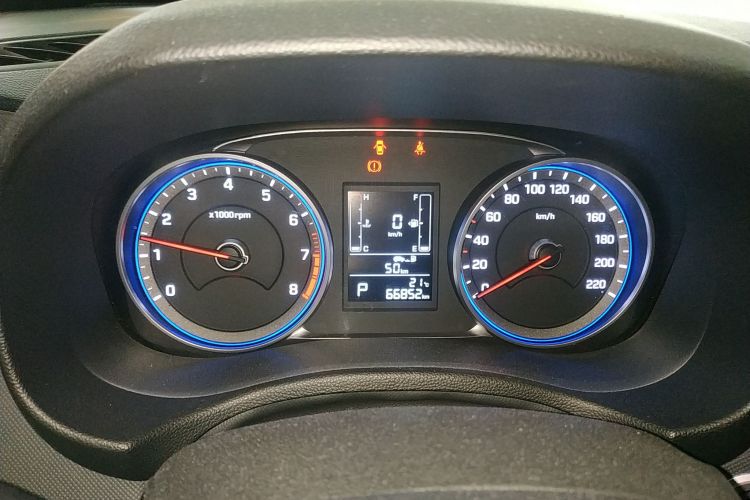 北京现代ix25 2017款 1.6L 自动智能型中控内饰14