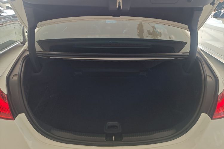 奔驰C级 2023款 C 200 L 运动版机舱底盘23