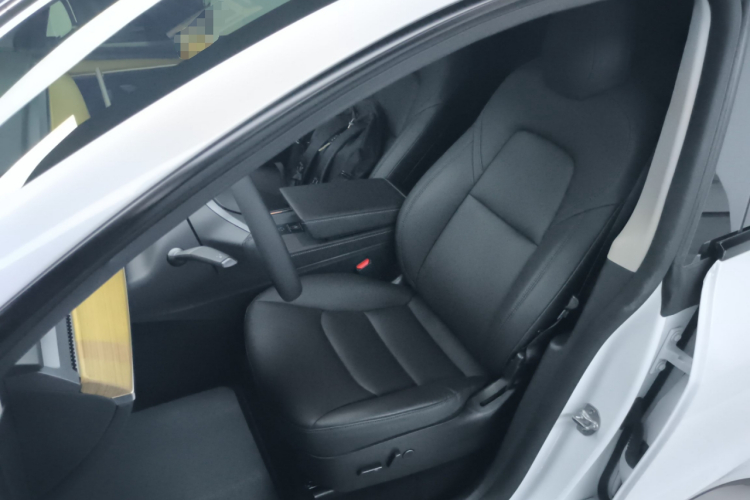 特斯拉 Model Y 2021款 长续航全轮驱动版局部细节19