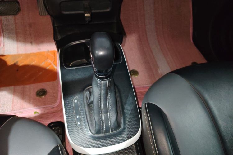 荣威 科莱威CLEVER 2022款 311km元气啵啵版中控内饰18