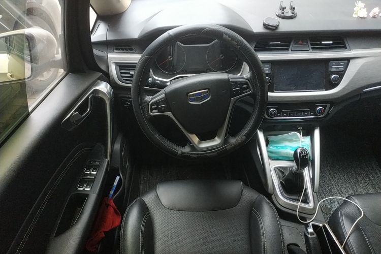 吉利汽车 远景X3 2017款 1.5L 手动尊贵型中控内饰13