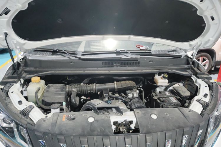 BAW北汽制造 锐胜王牌M7 2023款 2.0L 自动长轴创享型 7座机舱底盘24