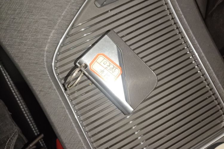 领克01 2021款 2.0TD 两驱耀Pro中控内饰11