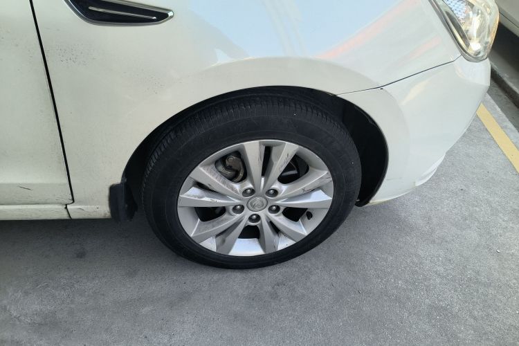 长安 逸动 2014款 1.6L 自动豪华型车身外观6008