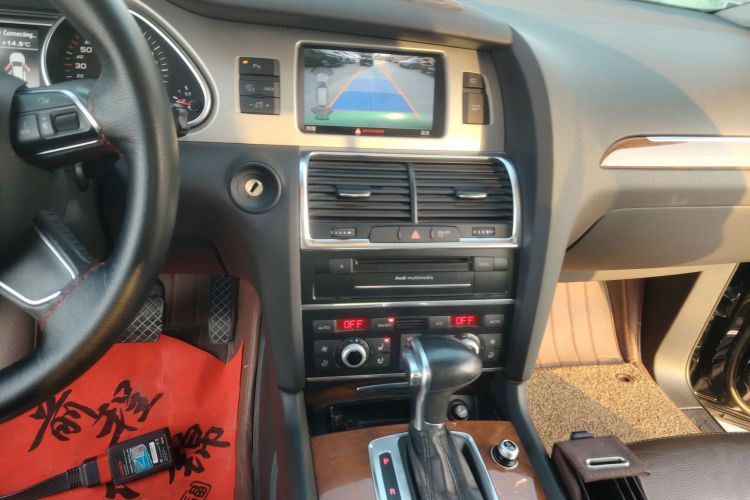 奥迪Q7 2014款 35 TFSI 运动型中控内饰16