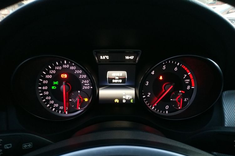 奔驰GLA 2015款 GLA 200 动感型中控内饰14