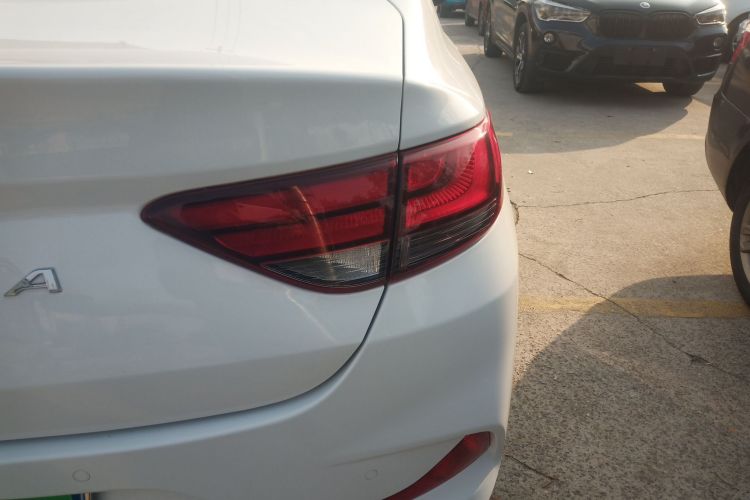 现代 悦动 2018款 1.6L 自动悦目版GL 国VI车身外观9