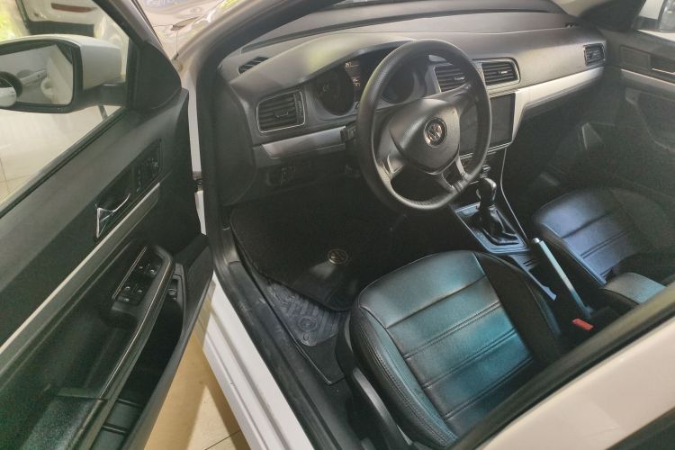 大众 朗逸 2017款 1.6L 自动风尚版中控内饰20