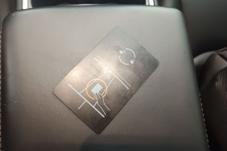 特斯拉 Model 3 2021款 标准续航后驱升级版 3D6中控内饰7001