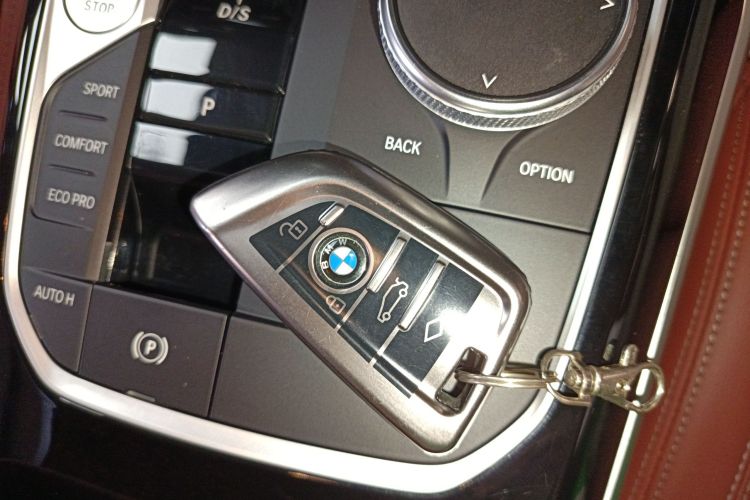 宝马3系 2023款 320Li M运动套装中控内饰11