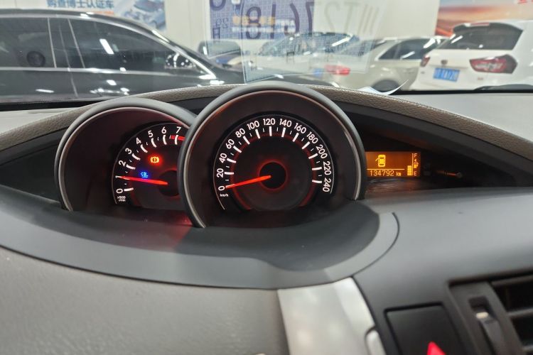 丰田 逸致 2014款 星耀 180G CVT舒适版局部细节14