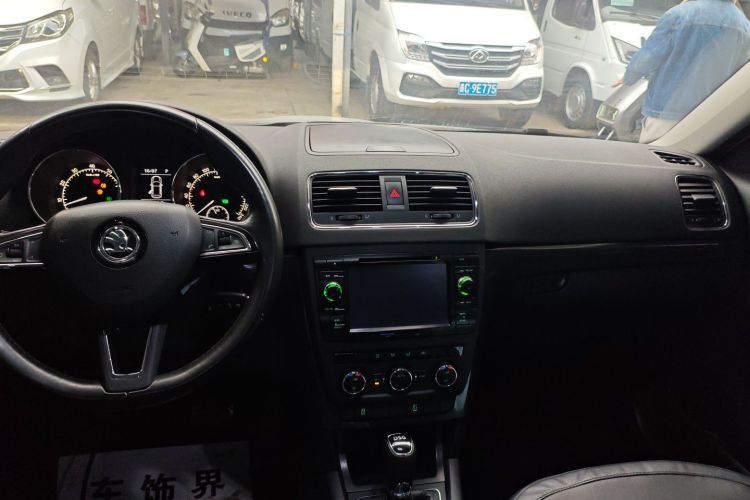 斯柯达 Yeti 2014款 1.4TSI DSG极地版中控内饰16