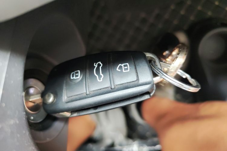 奇瑞新能源 QQ冰淇淋 2022款 170km 圣代 磷酸铁锂中控内饰7001