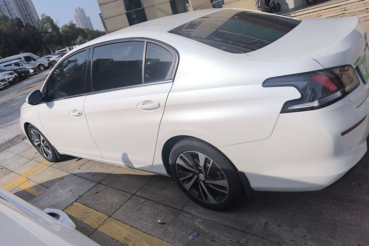 标致408 2020款 360THP 十周年质臻版车身外观4