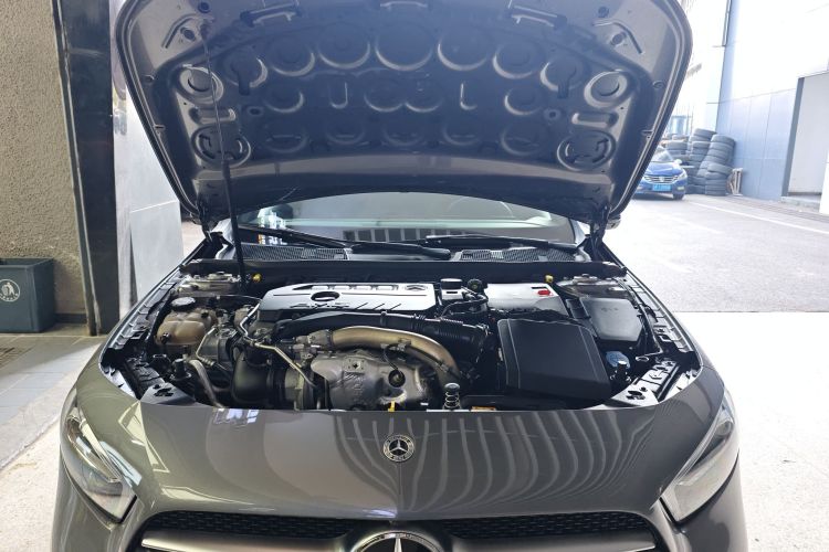 奔驰A级AMG(进口) 2022款 AMG A 35 4MATIC机舱底盘24