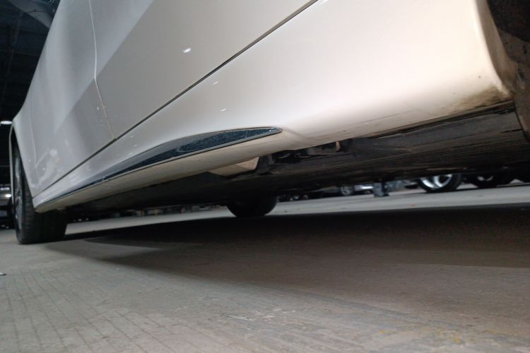 奔驰C级 2022款 改款 C 200 L 运动版局部细节9002