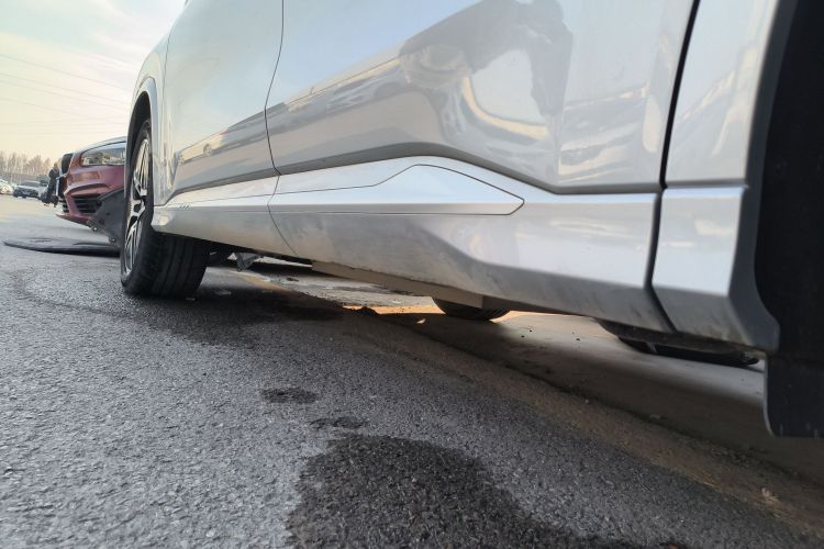 蓝电E5 2023款 1.5L DE-i 100KM臻享型 7座局部细节9002