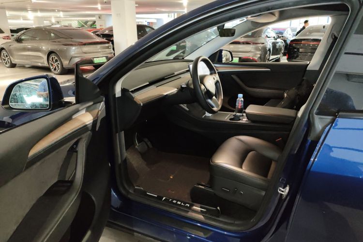 特斯拉 Model Y 2021款 长续航全轮驱动版中控内饰20