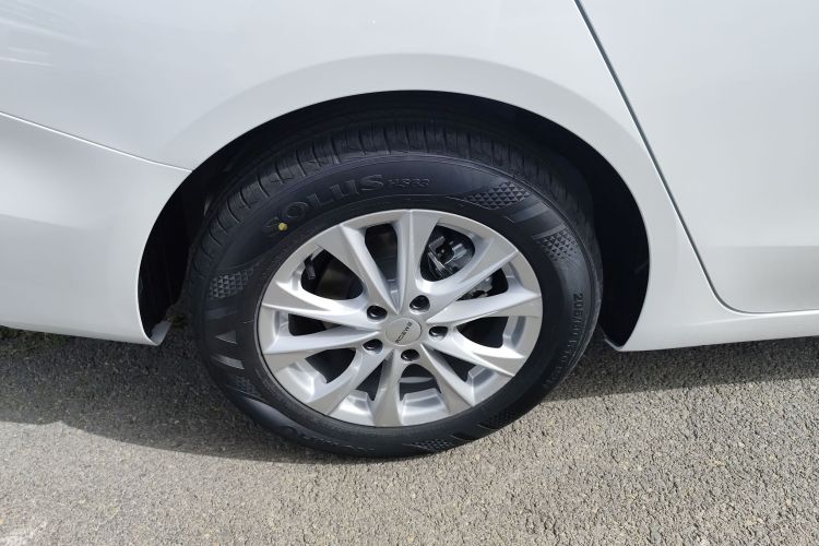 荣威i5 2023款 1.5L CVT豪华版车身外观56