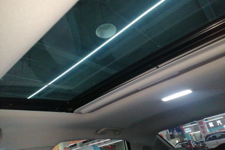 吉利汽车 帝豪 2023款 第4代冠军版 1.5L CVT旗舰型中控内饰22