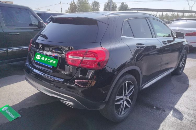 奔驰GLA 2016款 GLA 220 4MATIC 时尚型车身外观7