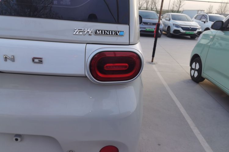 五菱汽车 宏光MINIEV 2024款 第三代 215km 青春版车身外观9