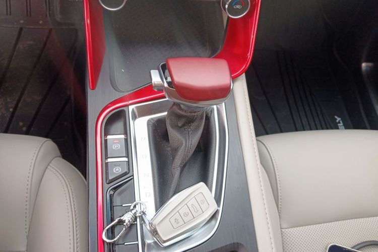 吉利汽车 缤瑞 2018款 14T CVT缤纷版中控内饰18