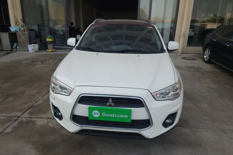 三菱 劲炫ASX 2013款 2.0L CVT四驱旗舰版车身外观2