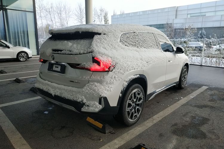 宝马X1 2023款 sDrive25Li X设计套装车身外观6005